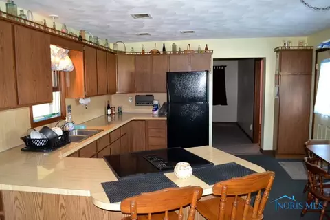 221 E Morenci St, Lyons, OH 43533 photo 10