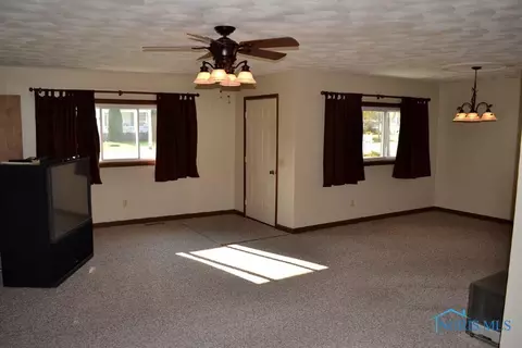 221 E Morenci St, Lyons, OH 43533 photo 13