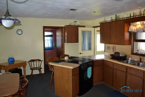 221 E Morenci St, Lyons, OH 43533 photo 9