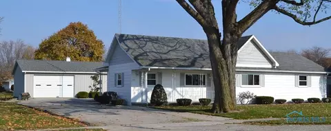 221 E Morenci St, Lyons, OH 43533 photo 1
