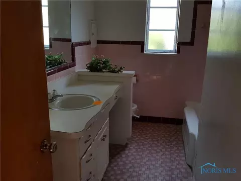 812 Richards Rd, Toledo, OH 43607 photo 9