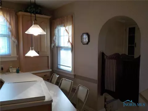 2160 Shenandoah Rd, Toledo, OH 43607 photo 17