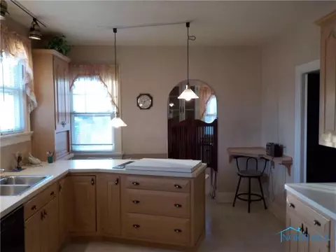 2160 Shenandoah Rd, Toledo, OH 43607 photo 15