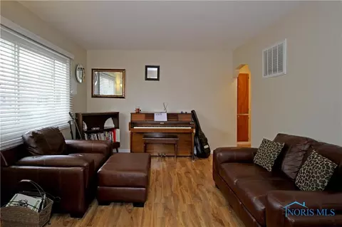 934 Argyll Dr, Maumee, OH 43537 photo 5