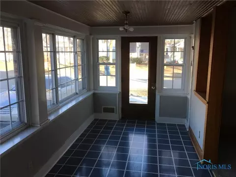 104 E North St, West Unity, OH 43570 photo 2