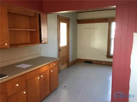 104 E North St, West Unity, OH 43570 photo 5