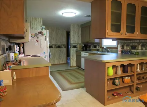 110 Buckeye Dr, Antwerp, OH 45813 photo 4