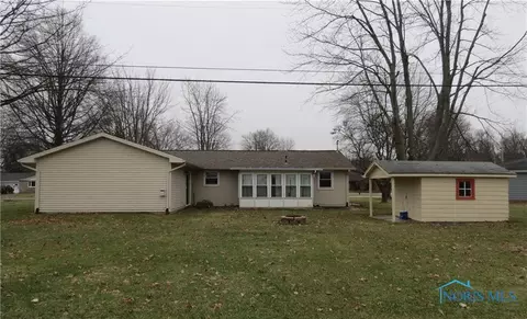 110 Buckeye Dr, Antwerp, OH 45813 photo 2
