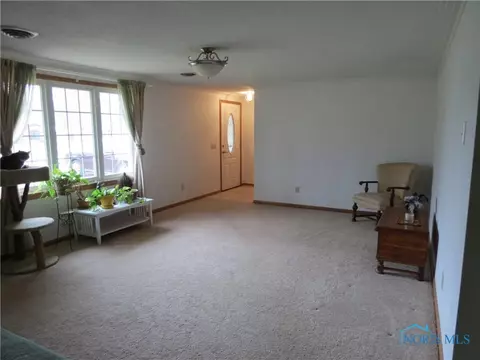 110 Buckeye Dr, Antwerp, OH 45813 photo 3