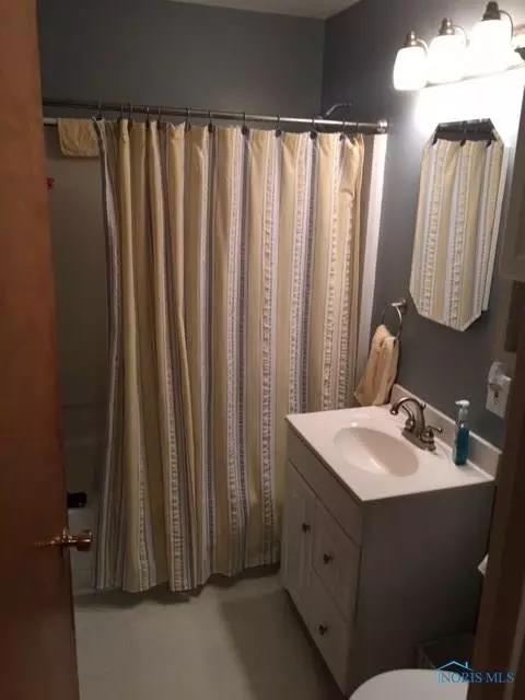 652 Midfield Dr, Maumee, OH 43537 photo 8