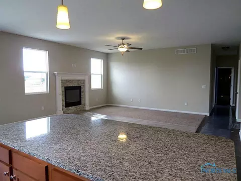 6660 Wesley Dr, Walbridge, OH 43465 photo 3
