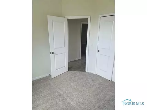 6660 Wesley Dr, Walbridge, OH 43465 photo 9