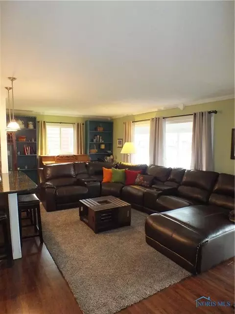 4435 Thackeray Rd, Maumee, OH 43537 photo 8