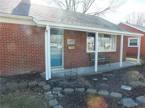 4435 Thackeray Rd, Maumee, OH 43537 photo 2