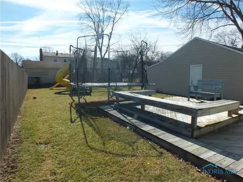 4435 Thackeray Rd, Maumee, OH 43537 photo 4