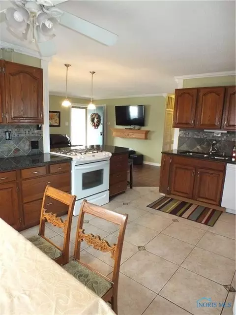4435 Thackeray Rd, Maumee, OH 43537 photo 27