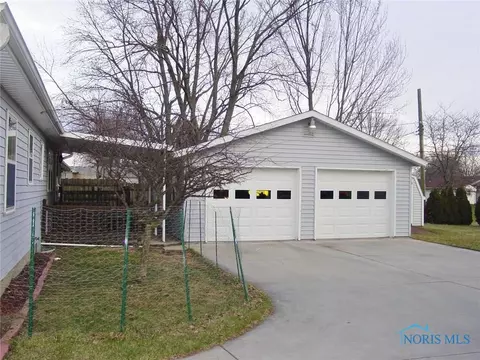 404 E South St, Bryan, OH 43506 photo 5