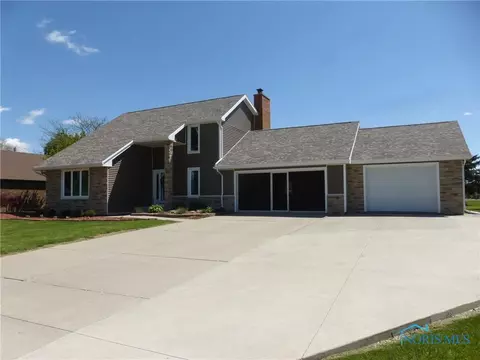 909 Cardinal Dr, Bryan, OH 43506 photo 2