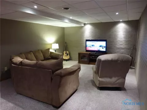 909 Cardinal Dr, Bryan, OH 43506 photo 27