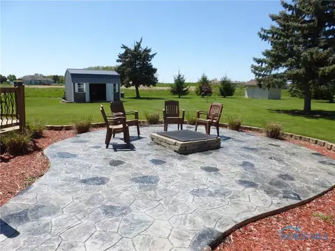 909 Cardinal Dr, Bryan, OH 43506 photo 4