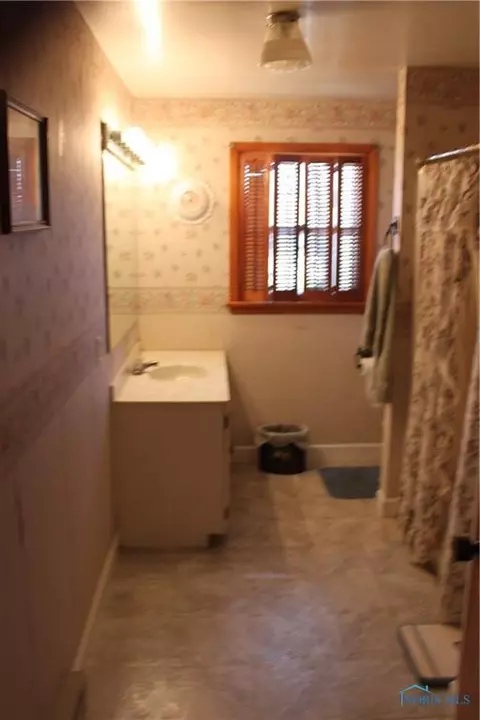 135 Elm St, Deshler, OH 43516 photo 6