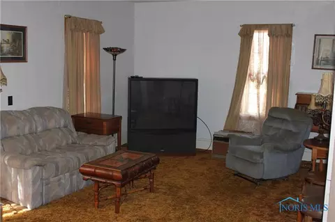 135 Elm St, Deshler, OH 43516 photo 9