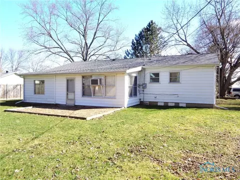 602 Maple St, Stryker, OH 43557 photo 2
