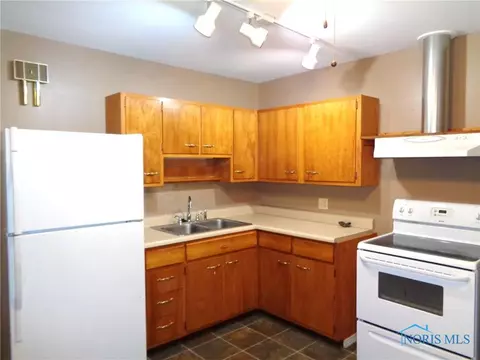 602 Maple St, Stryker, OH 43557 photo 4
