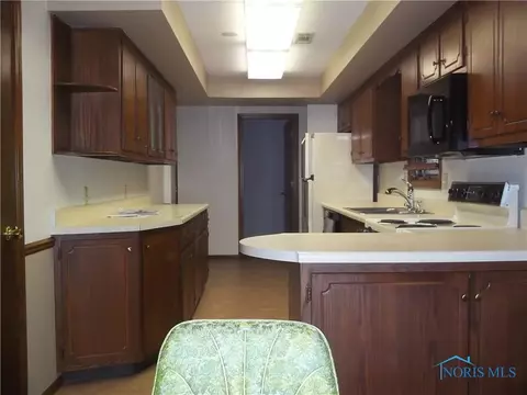 201 Scott Dr, Bryan, OH 43506 photo 5