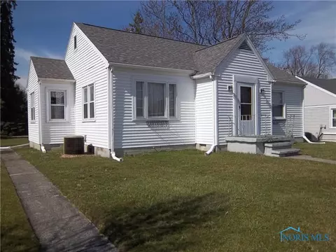 347 E 5th St, Elmore, OH 43416 photo 2