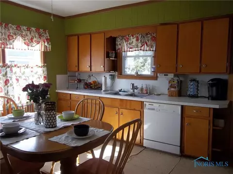 347 E 5th St, Elmore, OH 43416 photo 6