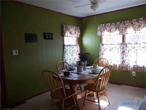 347 E 5th St, Elmore, OH 43416 photo 5