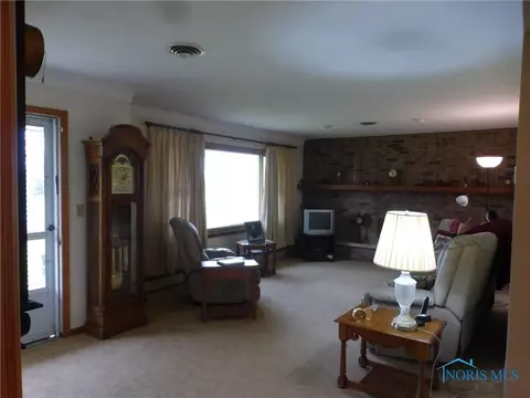 101 Willow Cir, Bryan, OH 43506 photo 5