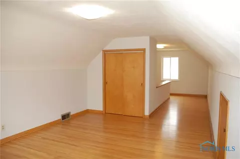 2827 E Glenn St, Toledo, OH 43613 photo 5