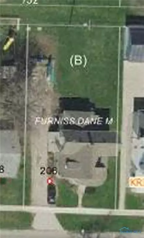 206 W Indiana St, Edon, OH 43518 photo 2
