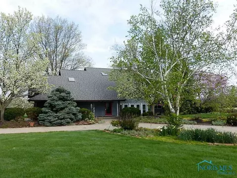 320 Dublin Ln, Bryan, OH 43506 photo 1