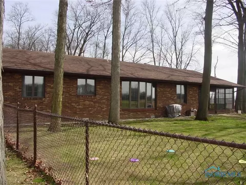 101 Scott Dr, Bryan, OH 43506 photo 2