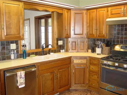 101 Scott Dr, Bryan, OH 43506 photo 4