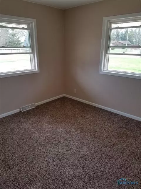 249 Enos Dr, Oregon, OH 43616 photo 12