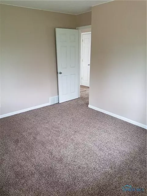 249 Enos Dr, Oregon, OH 43616 photo 13