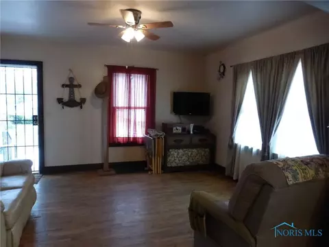 119 N Cherry St, Bryan, OH 43506 photo 8