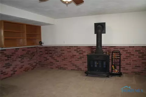 212 Ember Dr, Oregon, OH 43616 photo 6