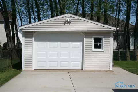 212 Ember Dr, Oregon, OH 43616 photo 18