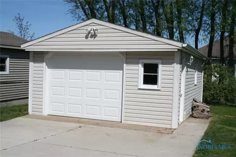 212 Ember Dr, Oregon, OH 43616 photo 19
