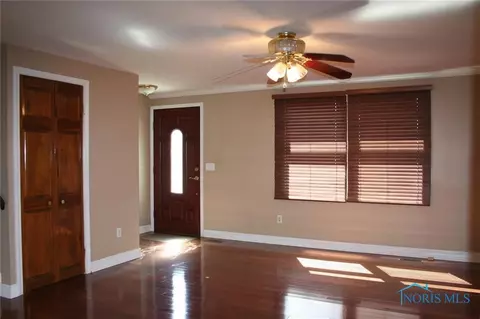 212 Ember Dr, Oregon, OH 43616 photo 5