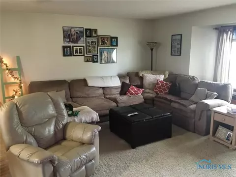 201 Marilyn Dr, Edon, OH 43518 photo 2