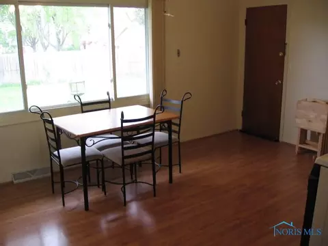 205 Earl St, Walbridge, OH 43465 photo 7