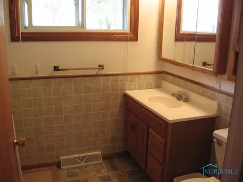 205 Earl St, Walbridge, OH 43465 photo 10