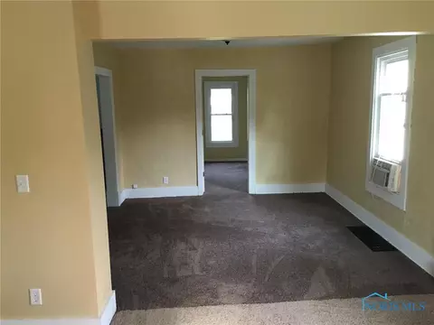 914 S Main St, Bryan, OH 43506 photo 4
