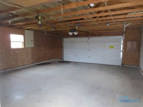 2101 Pear Tree Ln, Delta, OH 43515 photo 4